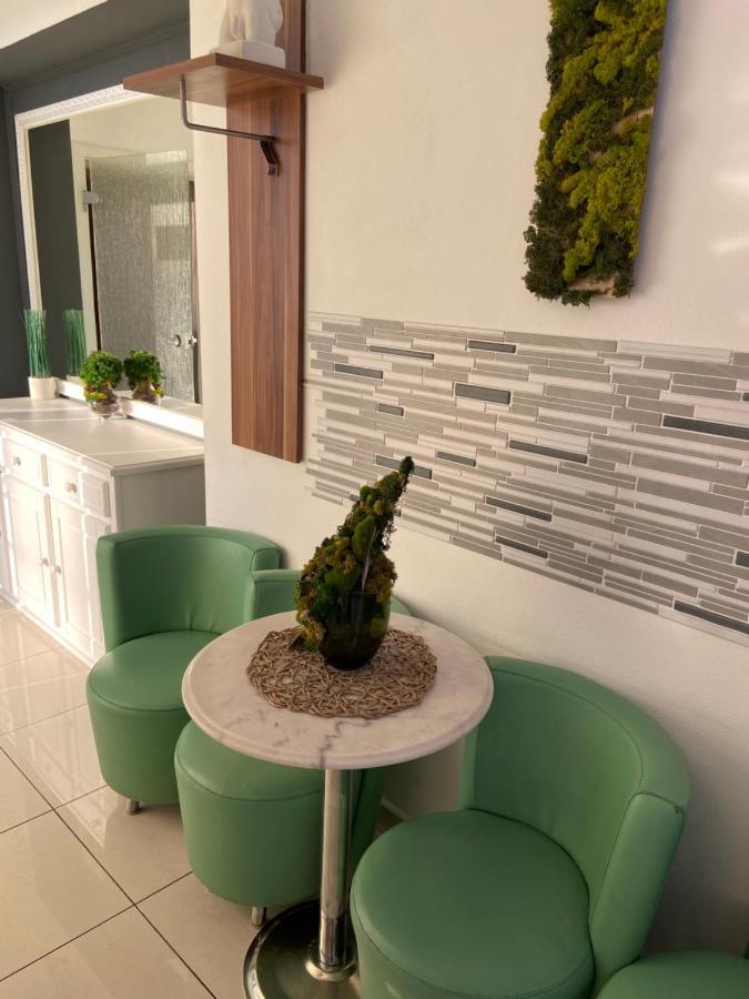 Aqua Apartman Satu Mare Eksteriør billede